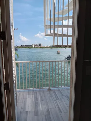 a view of deck and deck