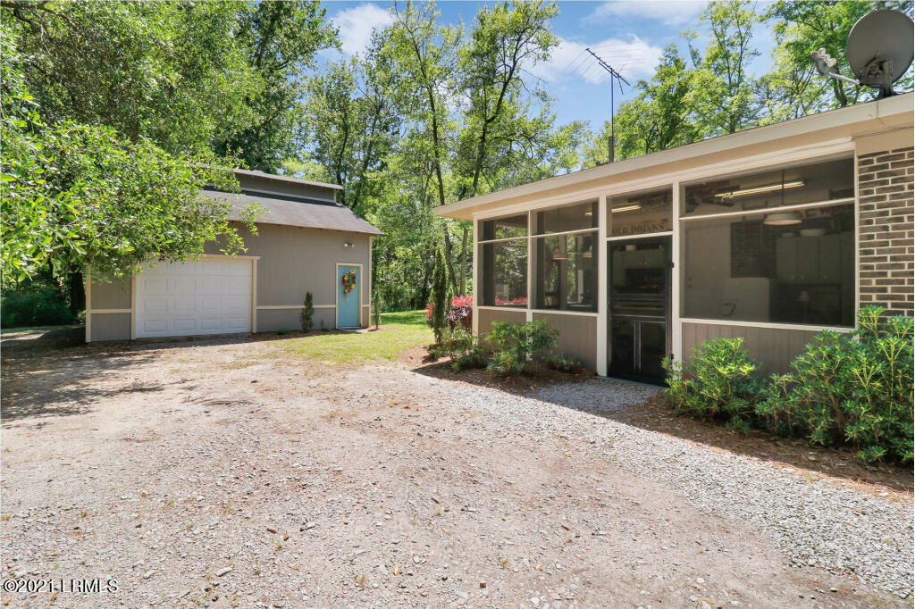 188 Augusta Avenue Ridgeland, SC 29936 - Photo 8 of 48 07