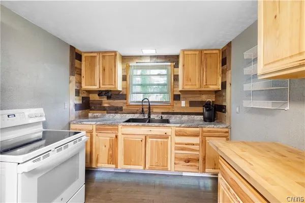 $255,000 | 8835 Bridgeport Kirkville Road, Sullivan, NY 13082