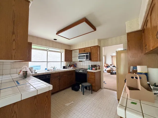 $449,000 | 364 East Marwood Lane, Fresno, CA 93720