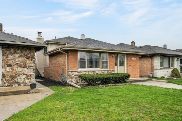 $300,000 | 7525 South Lorel Avenue, Burbank, IL 60459