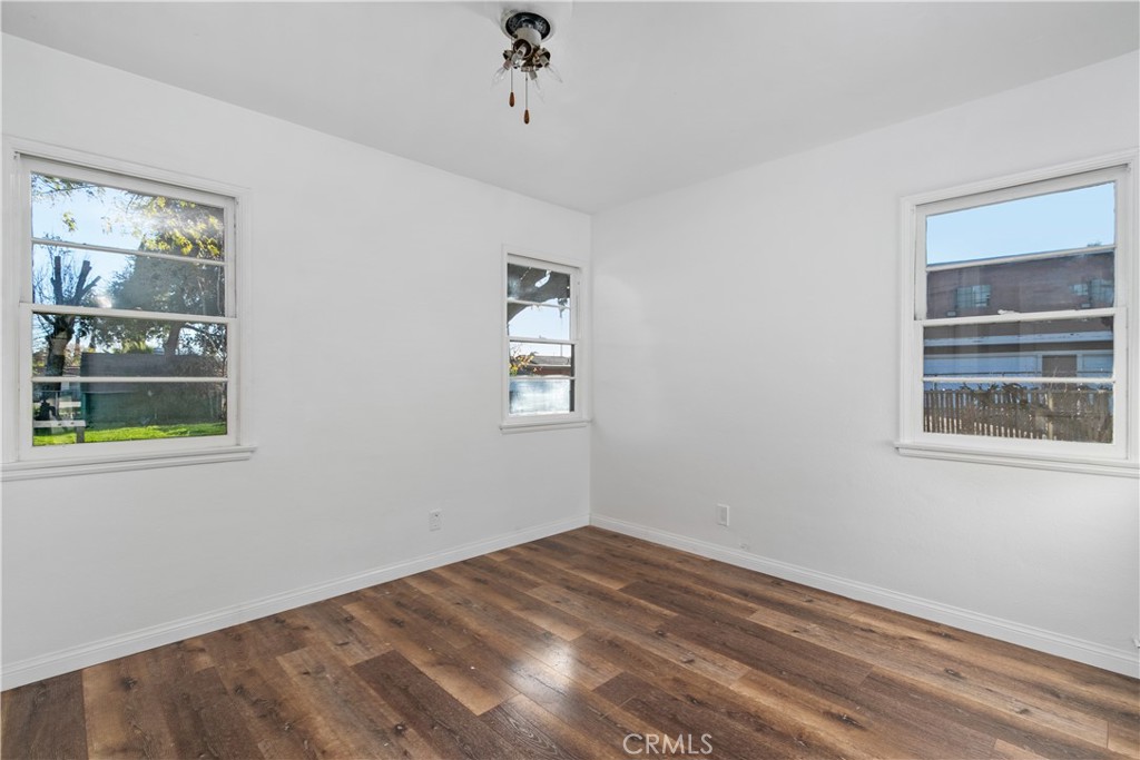 735 Michigan Avenue Beaumont, CA 92223 - Photo 14 of 19 a view of empty room with window