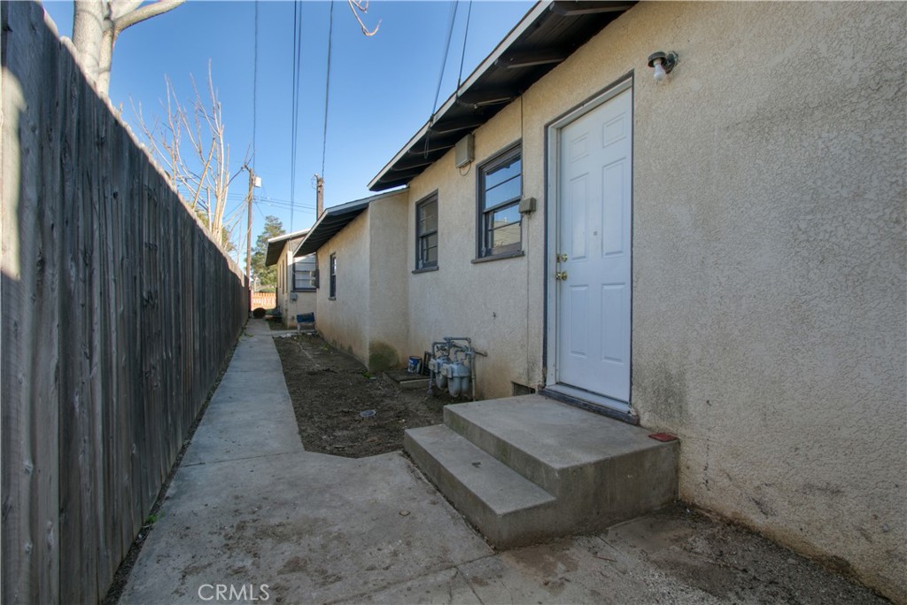 735 Michigan Avenue Beaumont, CA 92223 - Photo 19 of 19 a house with outdoor space