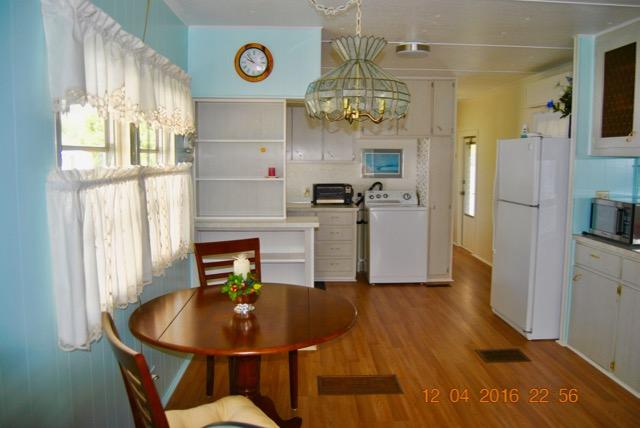 7039 Southeast Ridgeway Terrace Hobe Sound, FL 33455 - Photo 15 of 38 Dinning Room