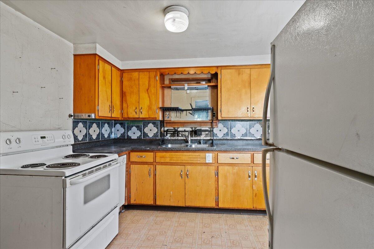 7483 Summit Road Southwest Pataskala, OH 43062 - Photo 10 of 25 10-Kitchen