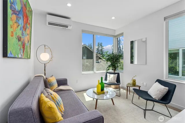 $749,000 | 3642 A Interlake Avenue North, Seattle, WA 98103