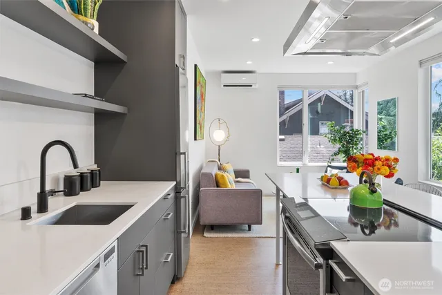 $749,000 | 3642 A Interlake Avenue North, Seattle, WA 98103