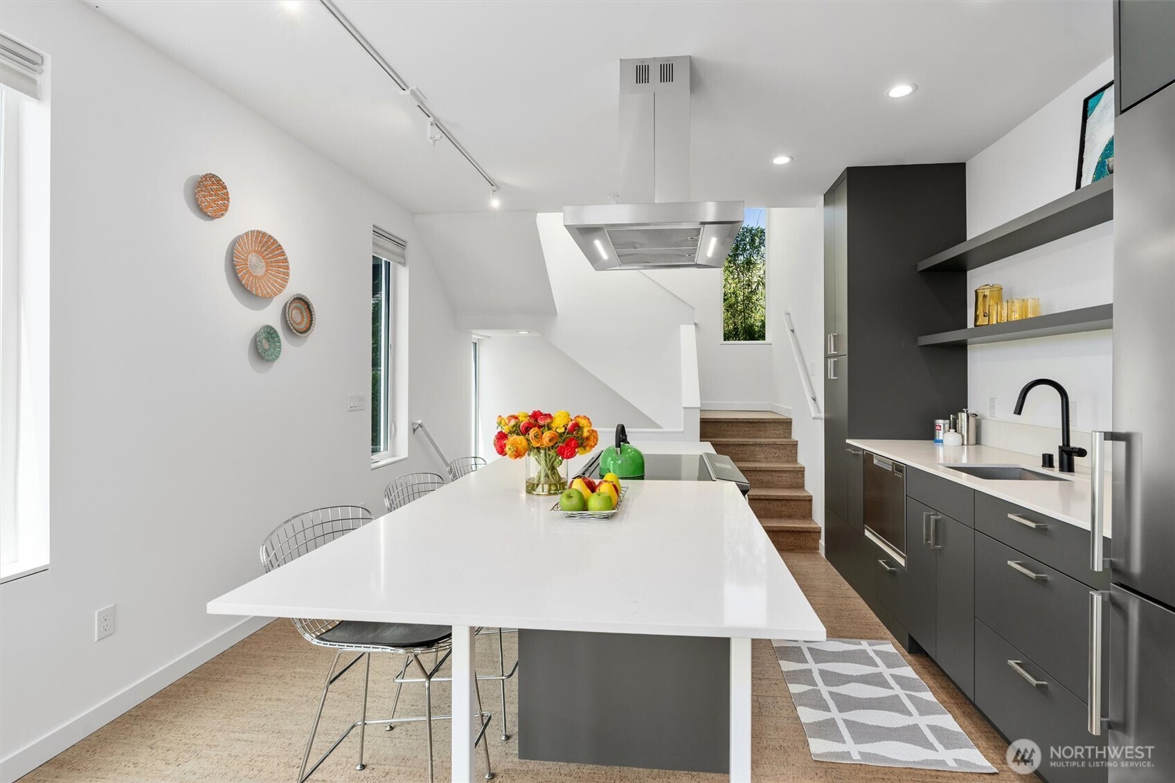 3642 A Interlake Avenue North Seattle, WA 98103 - Photo 19 of 39