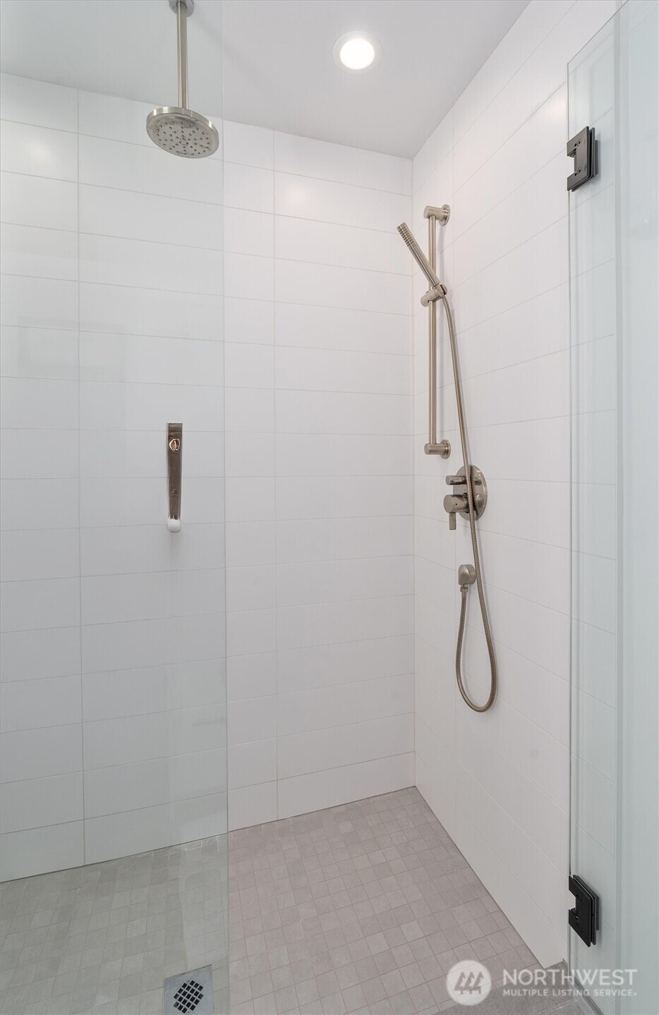 3642 A Interlake Avenue North Seattle, WA 98103 - Photo 24 of 39