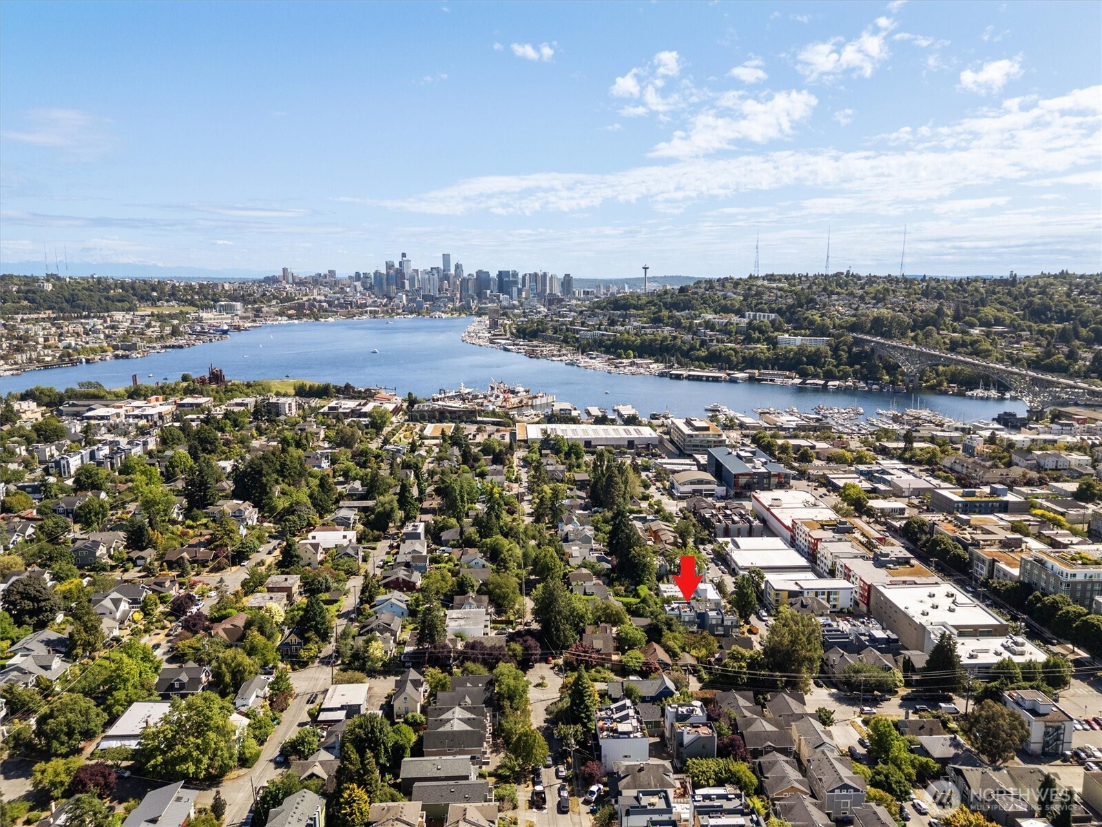 3642 A Interlake Avenue North Seattle, WA 98103 - Photo 28 of 39