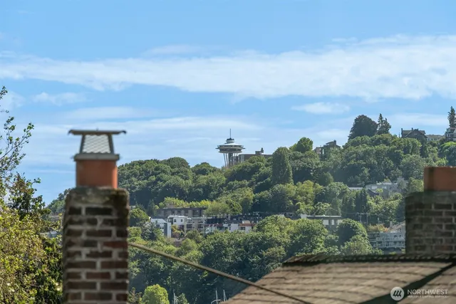 $749,000 | 3642 A Interlake Avenue North, Seattle, WA 98103