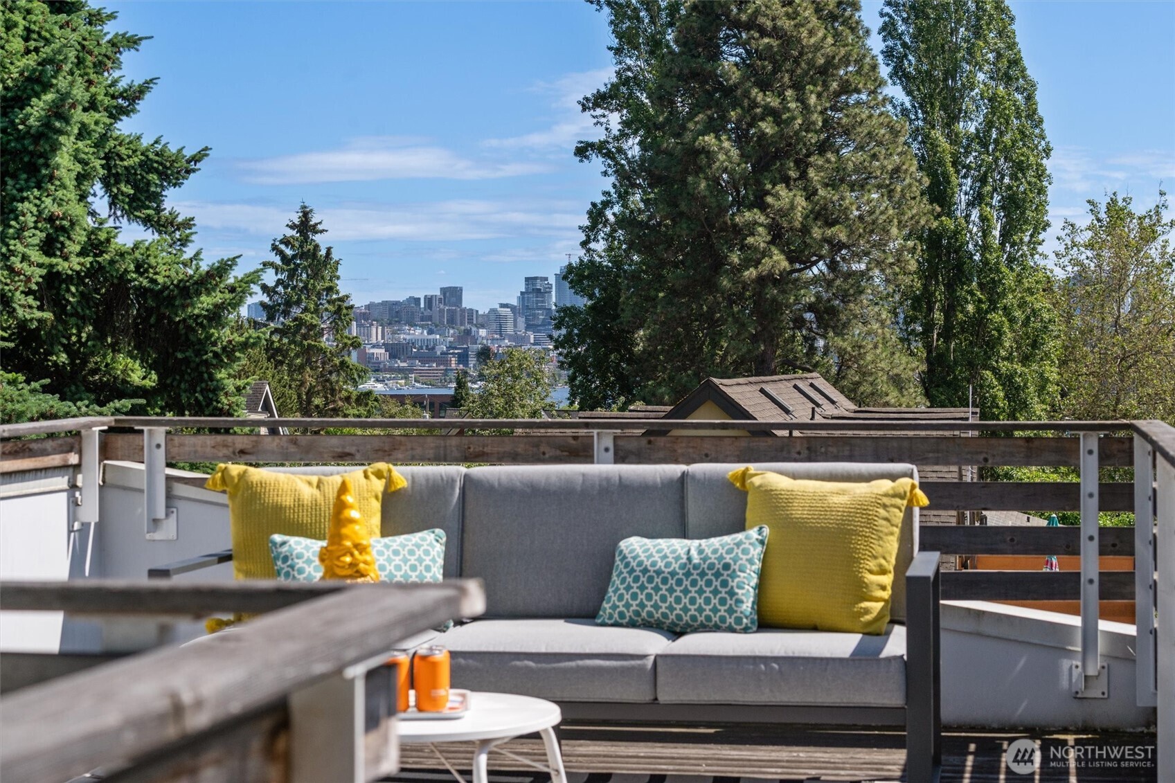 3642 A Interlake Avenue North Seattle, WA 98103 - Photo 3 of 39