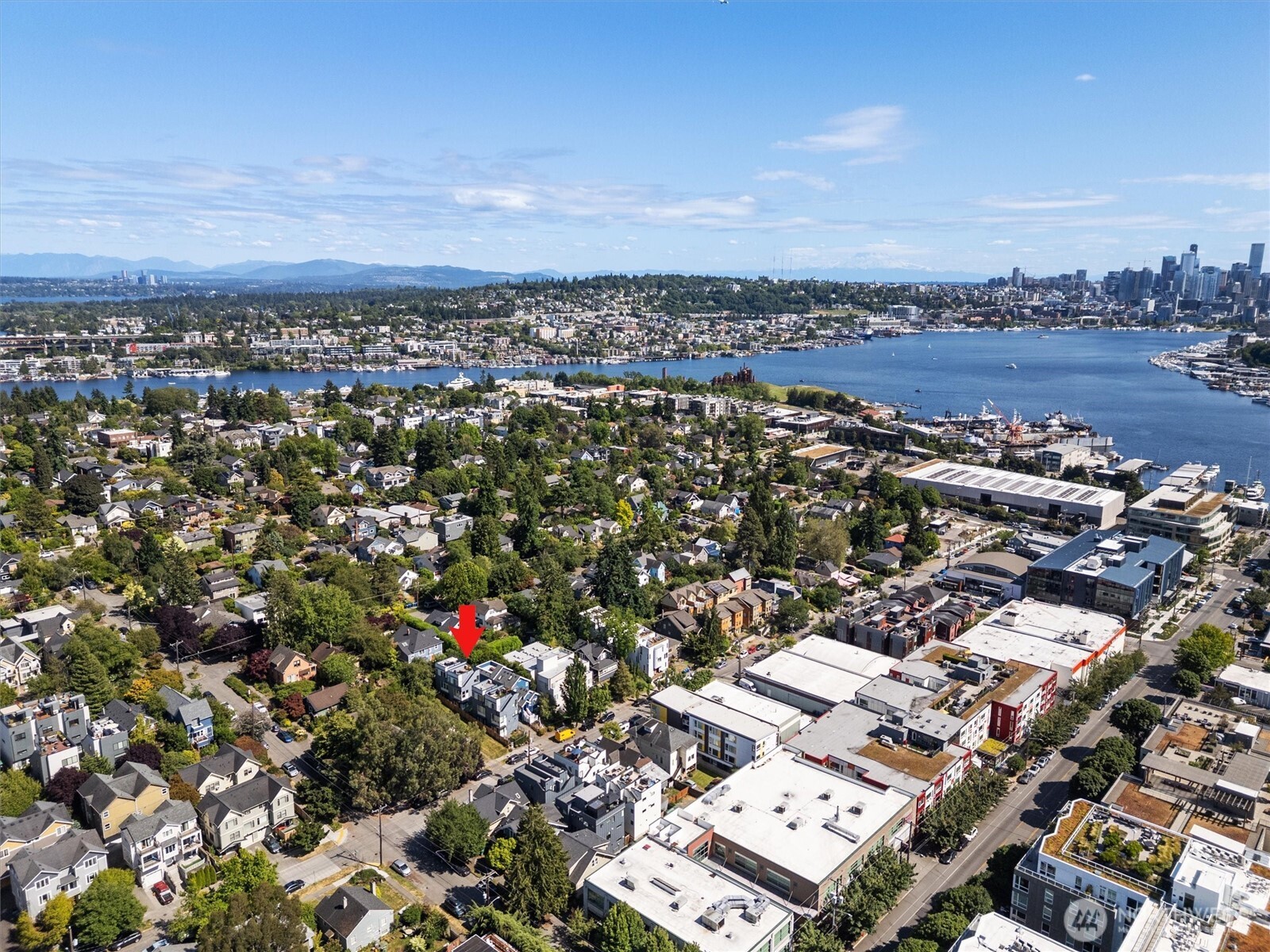 3642 A Interlake Avenue North Seattle, WA 98103 - Photo 31 of 39