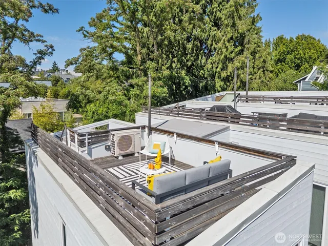 $749,000 | 3642 A Interlake Avenue North, Seattle, WA 98103