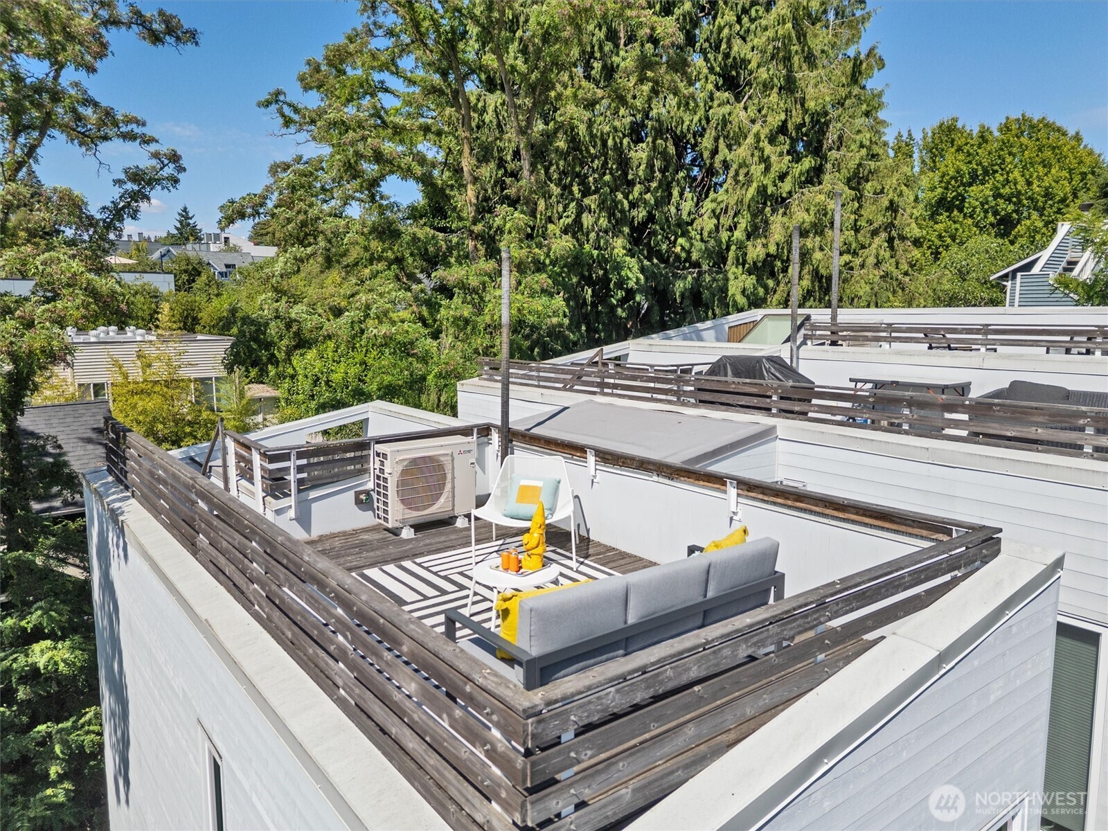 3642 A Interlake Avenue North Seattle, WA 98103 - Photo 33 of 39