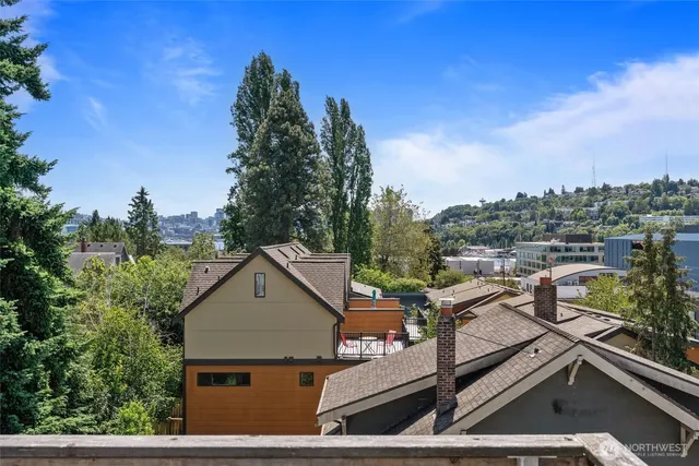 $749,000 | 3642 A Interlake Avenue North, Seattle, WA 98103