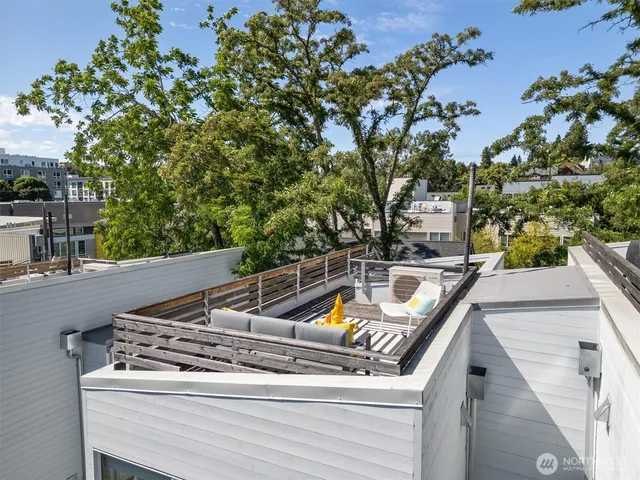 $749,000 | 3642 A Interlake Avenue North, Seattle, WA 98103