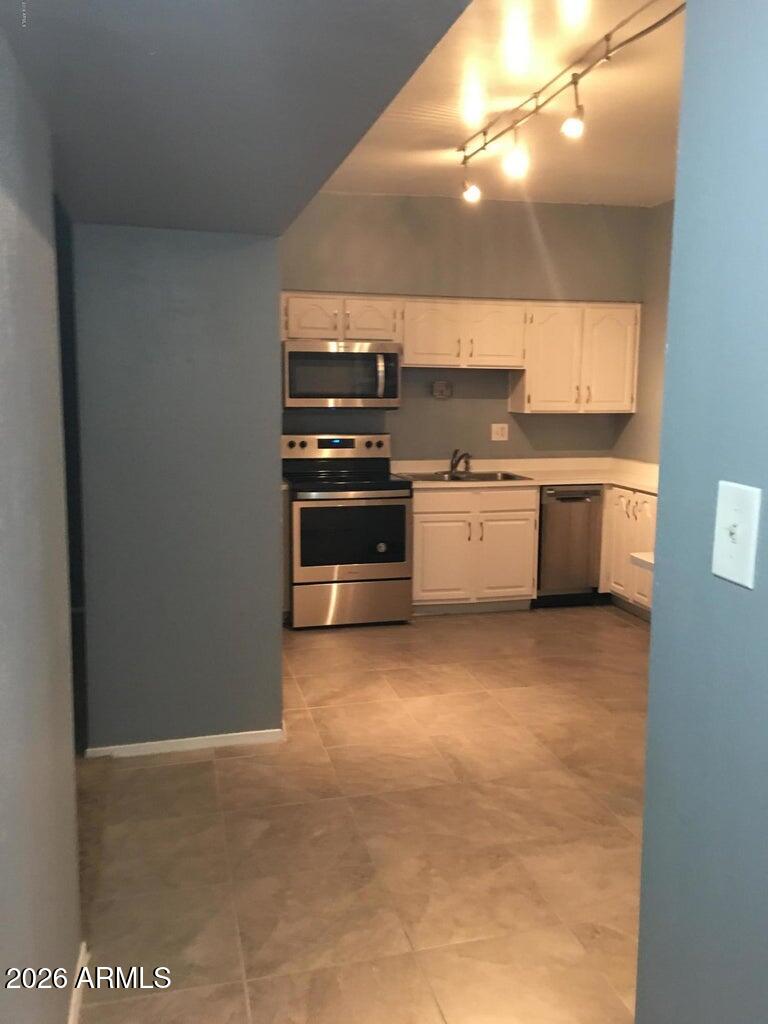 357 East Thomas Road, Unit A212 Phoenix, AZ 85012 - Photo 2 of 12