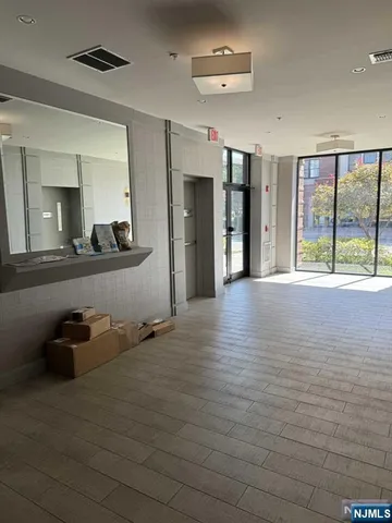 $3,095 | 225 Walker Street, Unit 302, Cliffside Park, NJ 07010