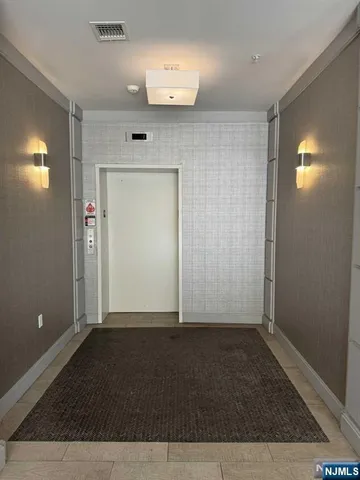 $3,095 | 225 Walker Street, Unit 302, Cliffside Park, NJ 07010