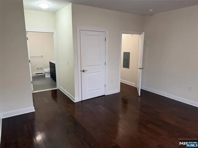 $3,095 | 225 Walker Street, Unit 302, Cliffside Park, NJ 07010