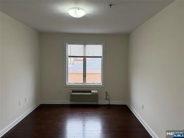 $3,095 | 225 Walker Street, Unit 302, Cliffside Park, NJ 07010