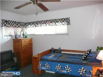 19 Cactus Road Levittown, PA 19057 - Photo 8 of 12 Gallery Image 8