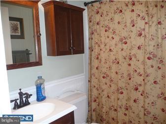 19 Cactus Road Levittown, PA 19057 - Photo 10 of 12 Gallery Image 10