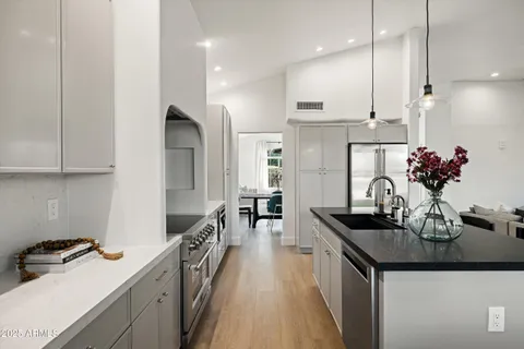 $1,195,000 | 15020 North 54th Place, Scottsdale, AZ 85254