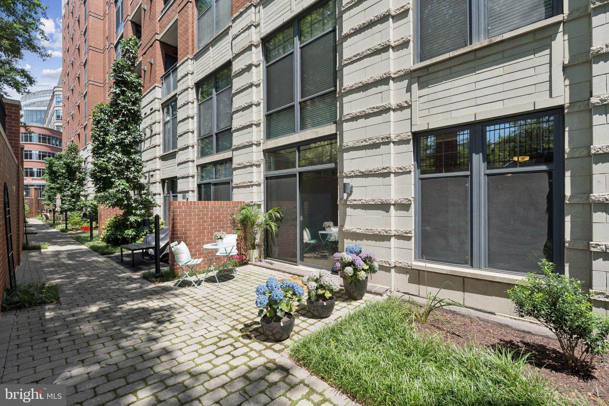 1021 North Garfield Street, Unit B39 Arlington, VA 22201 - Photo 11 of 28 Private Patio