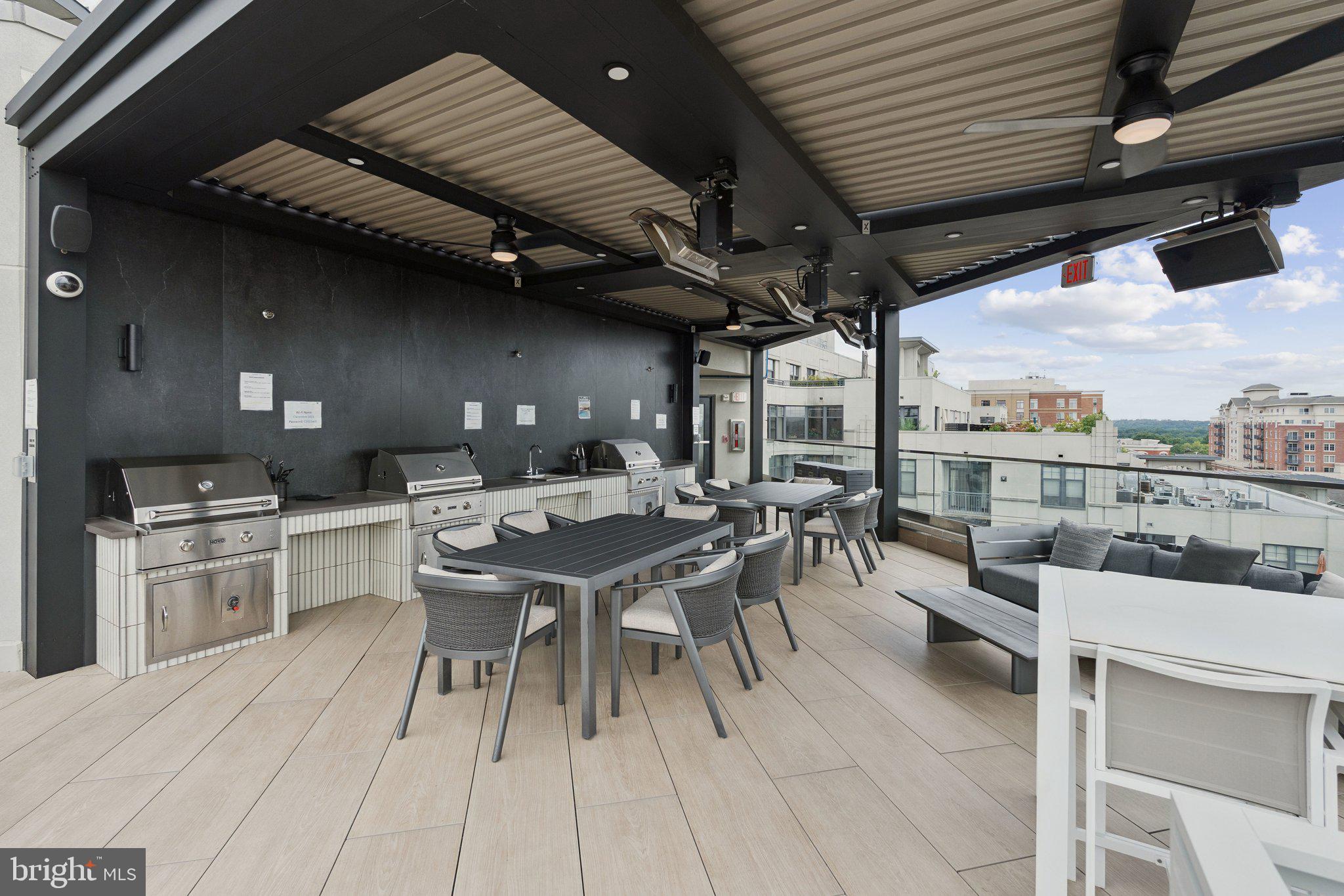 1021 North Garfield Street, Unit B39 Arlington, VA 22201 - Photo 18 of 28 Amenities - Rooftop W/Monument Views
