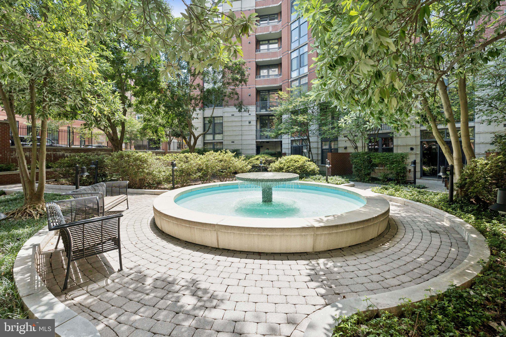 1021 North Garfield Street, Unit B39 Arlington, VA 22201 - Photo 24 of 28 Community Courtyard