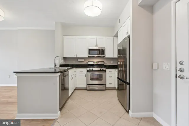 $469,900 | 1021 North Garfield Street, Unit B39, Arlington, VA 22201
