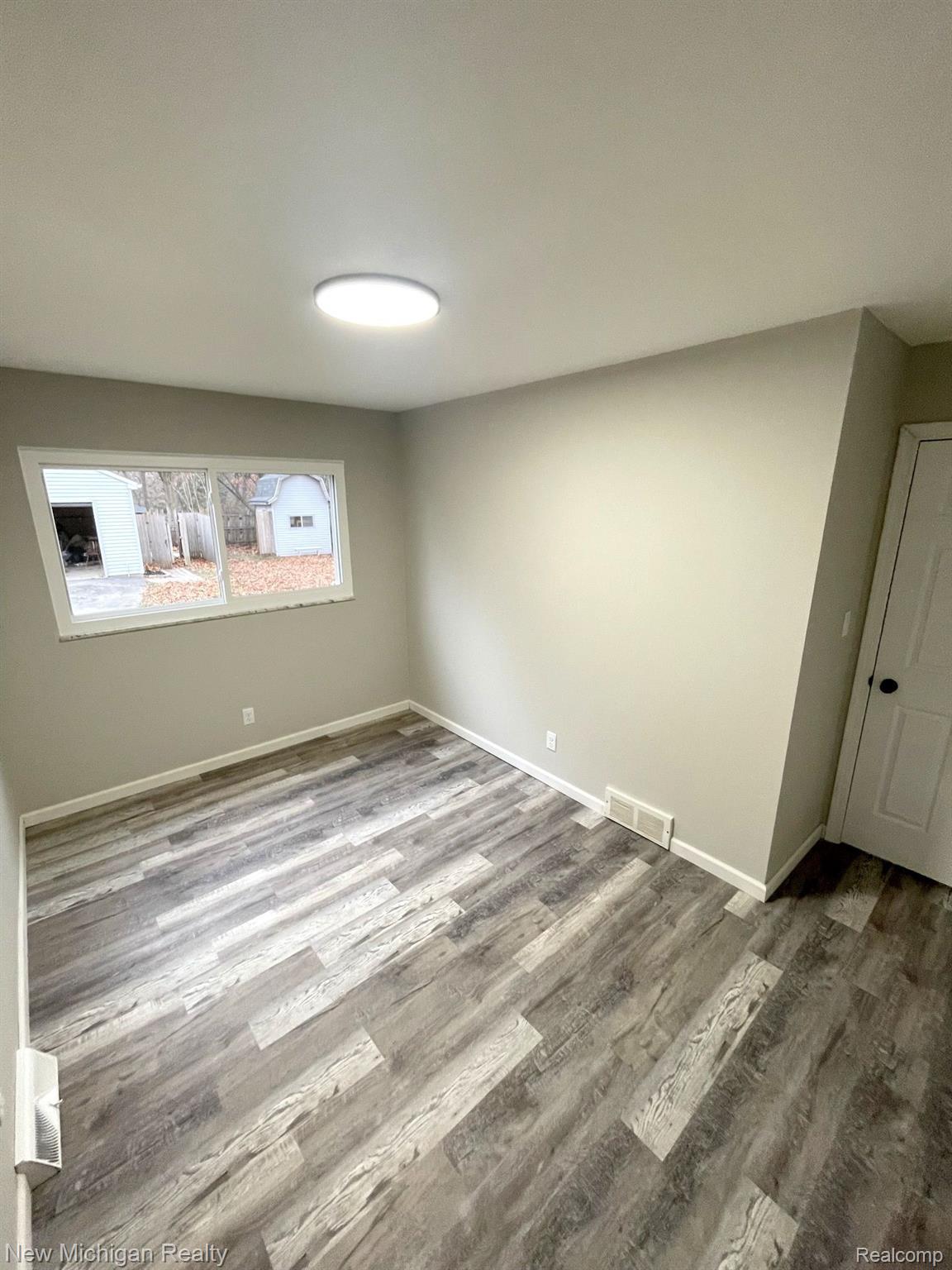 9555 Colgate Clarkston, MI 48348 - Photo 25 of 44 Gallery Image 25