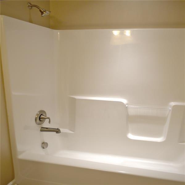 317 Maple Ridge Drive Canonsburg, PA 15317 - Photo 16 of 20 a bathroom with a bathtub