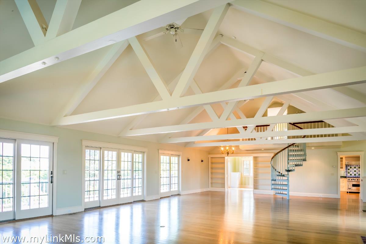 56 North Neck Road Edgartown, MA 02539 - Photo 15 of 63 a view of an entryway