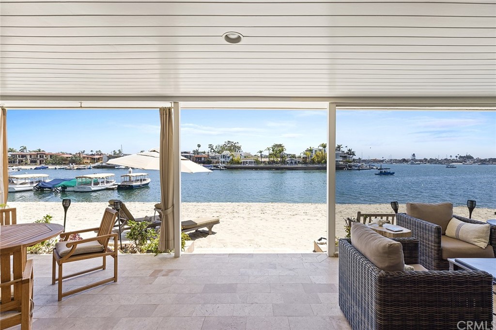 7 Beacon Bay Newport Beach, CA 92660 - Photo 4 of 59