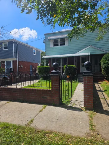 front view of house with a yard