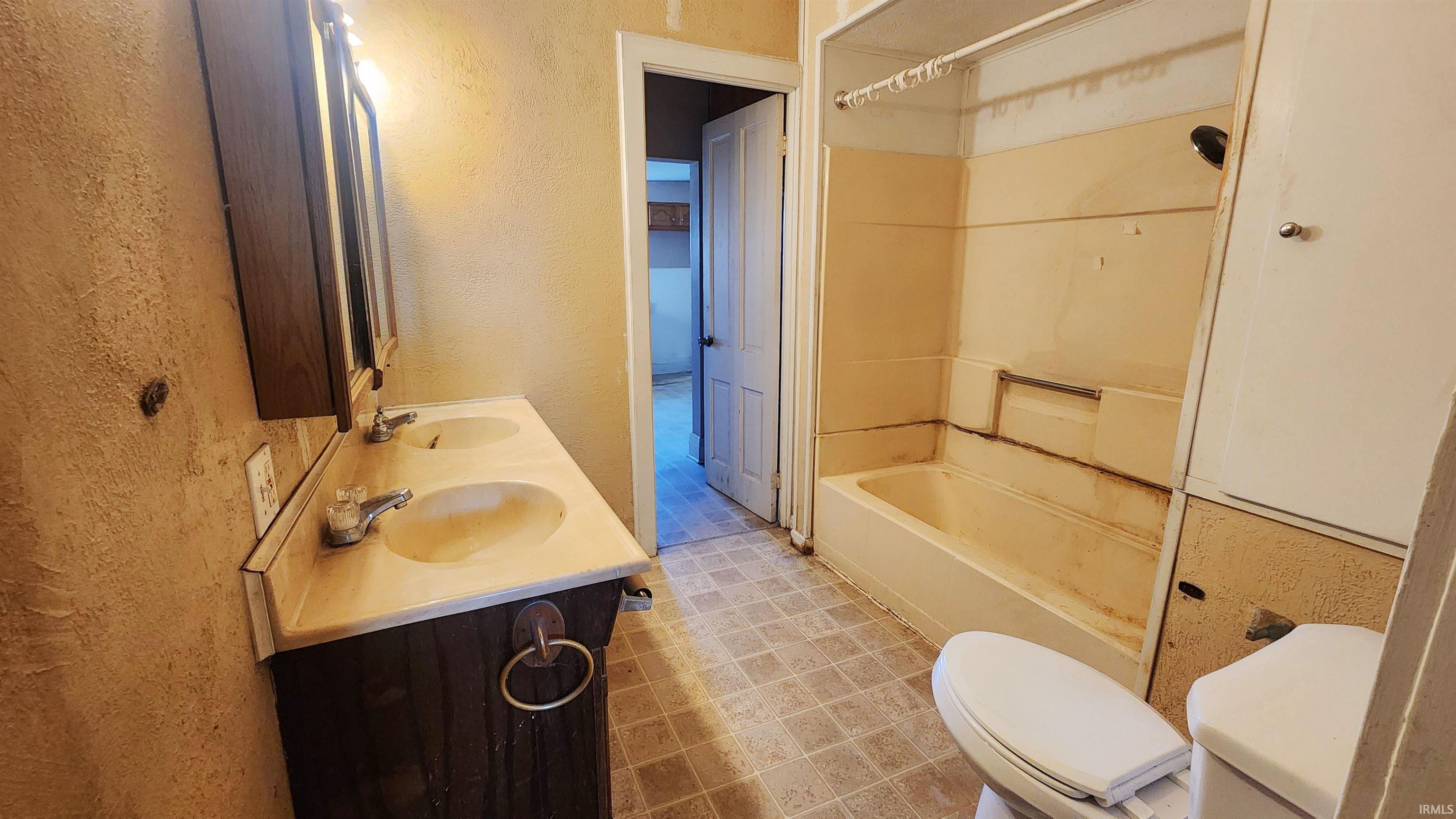 430 West Maple Street Waterloo, IN 46793 - Photo 16 of 26