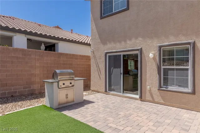 $2,450 | 1130 Grove Park Street, Henderson, NV 89002