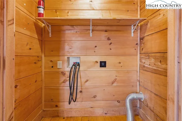 $439,500 | 130 Hollow Tree Road, Banner Elk, NC 28604