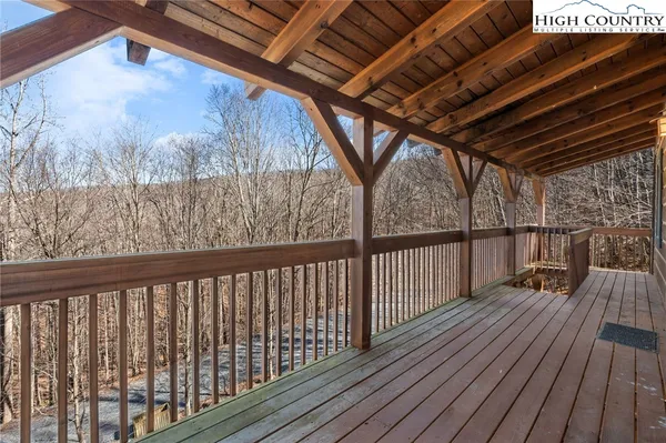 $439,500 | 130 Hollow Tree Road, Banner Elk, NC 28604