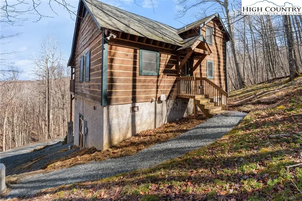 $439,500 | 130 Hollow Tree Road, Banner Elk, NC 28604