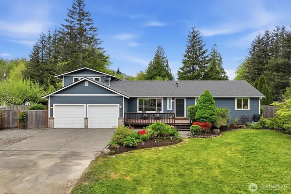 $950,000 | 619 Maloney Place Northeast, North Bend, WA 98045
