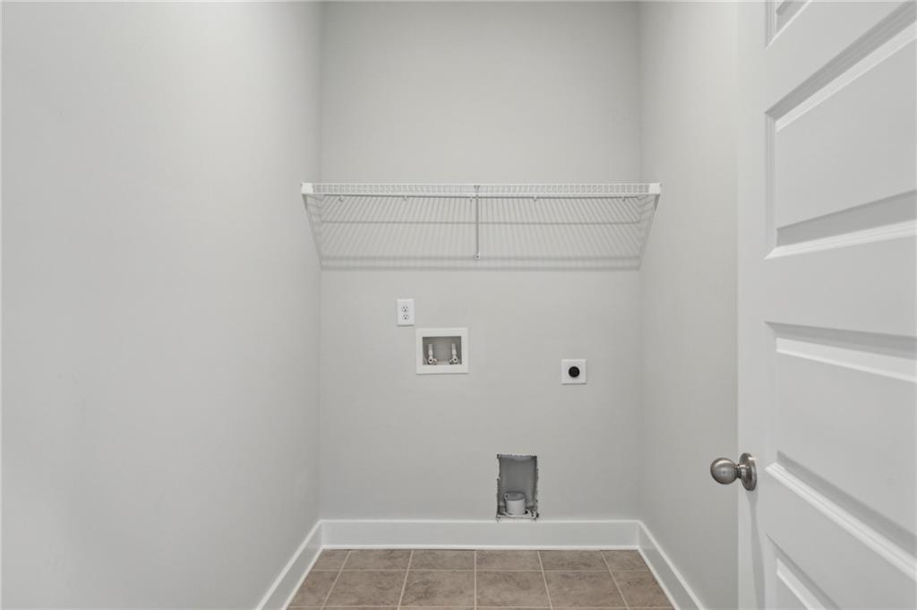 3128 Stonegate Drive Atlanta, GA 30331 - Photo 25 of 35 a view of bathroom
