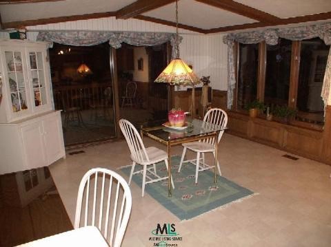 3042 Quail Rochester, MI 48309 - Photo 7 of 9 824163-6.JPG