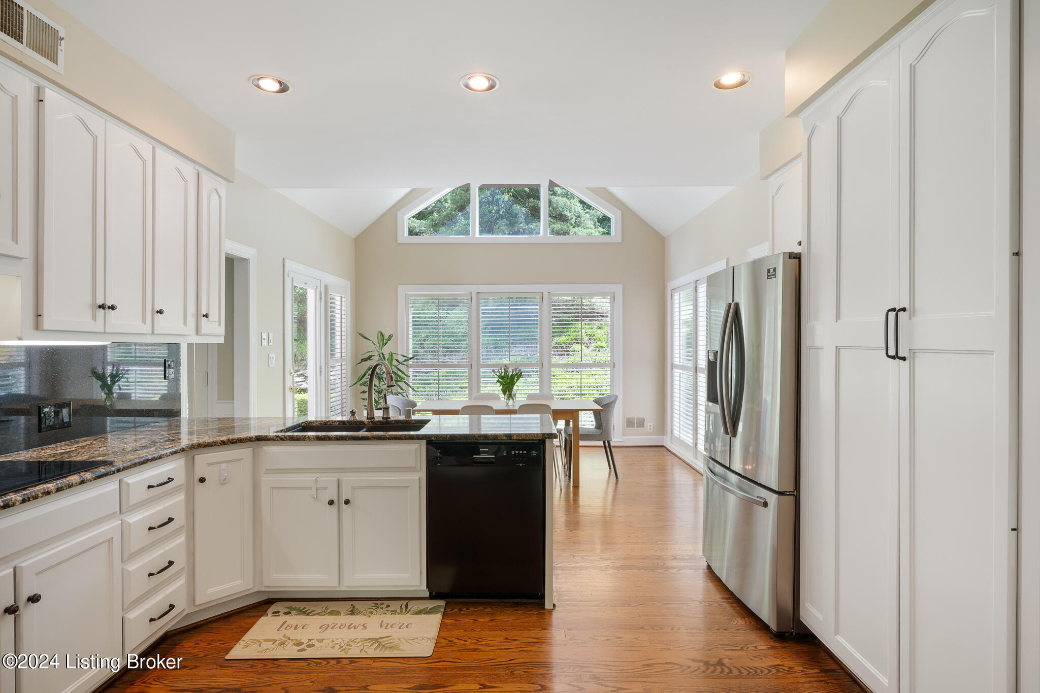 167 Totem Road Louisville, KY 40207 - Photo 14 of 51 167 Totem Rd-27