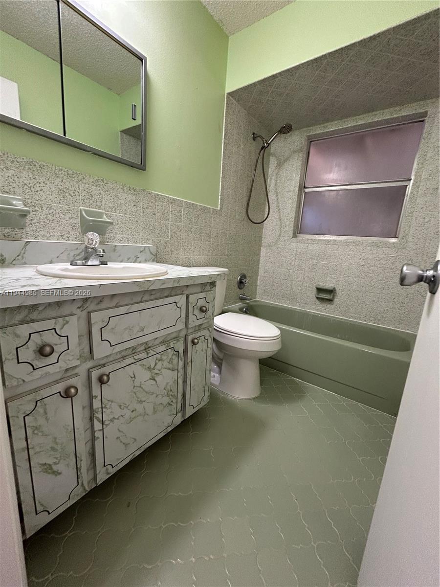 4201 Navarre Avenue, Unit AVE Sebring, FL 33872 - Photo 18 of 22 Second