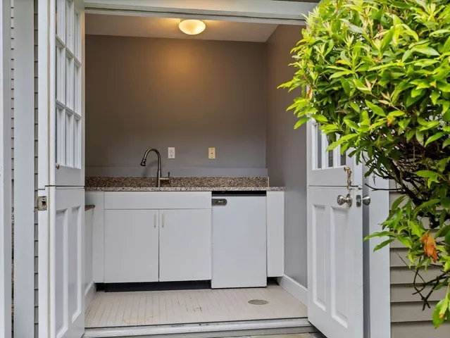 $2,800,000 | 18 Old Colony Drive, Dover, MA 02030