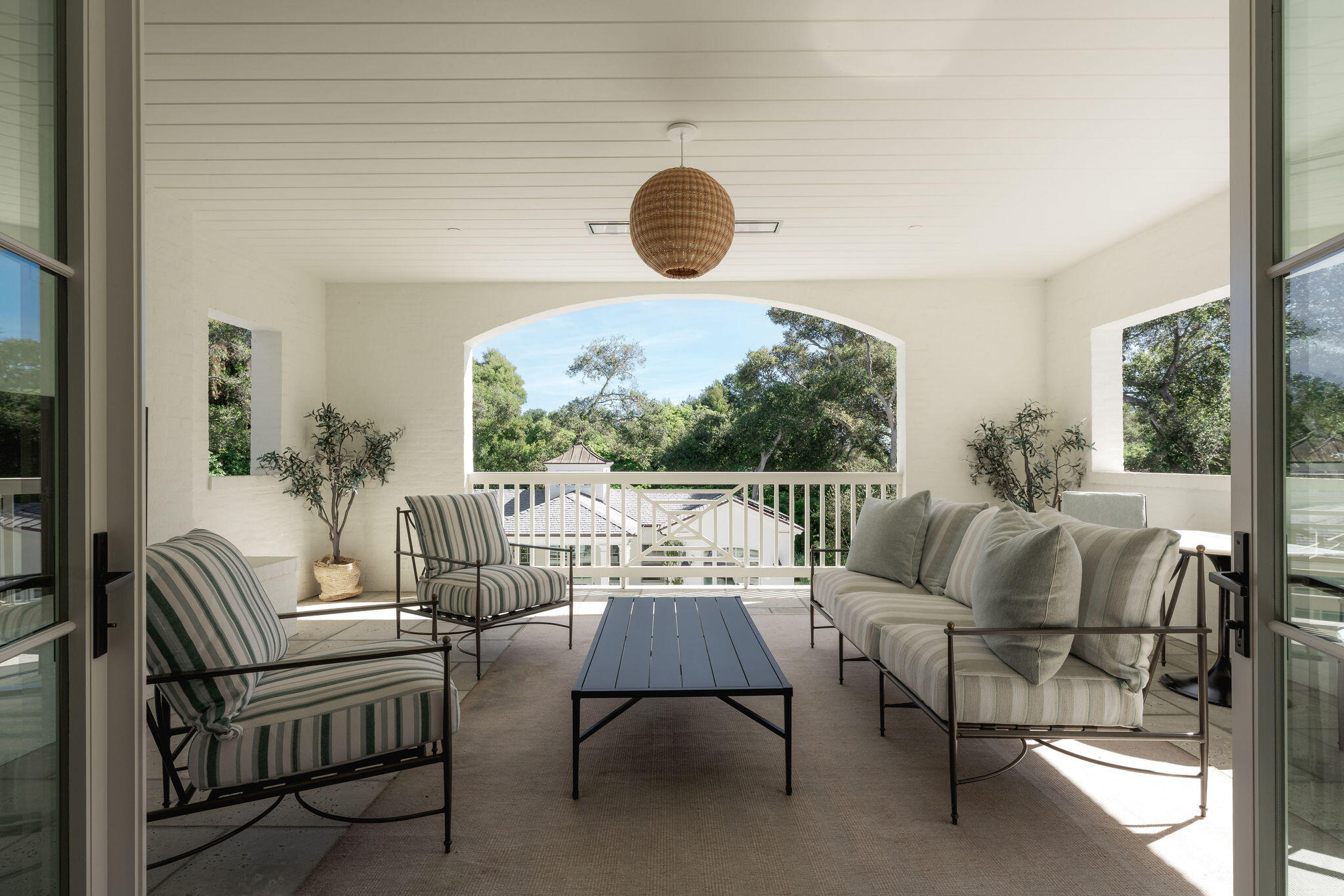 260 Oak Road Montecito, CA 93108 - Photo 12 of 25 Primary Patio